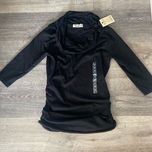 Pink Rose - Junior long black sweater - size M - NWT